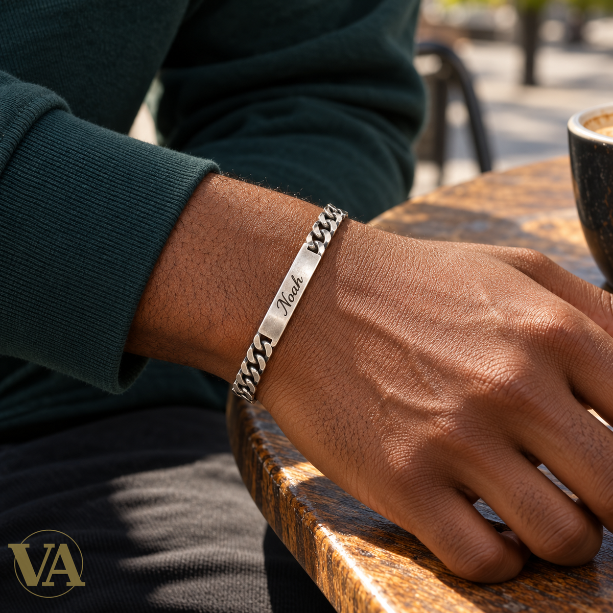 Bracelet gourmette argent 925 porté, exemple de prénom gravé