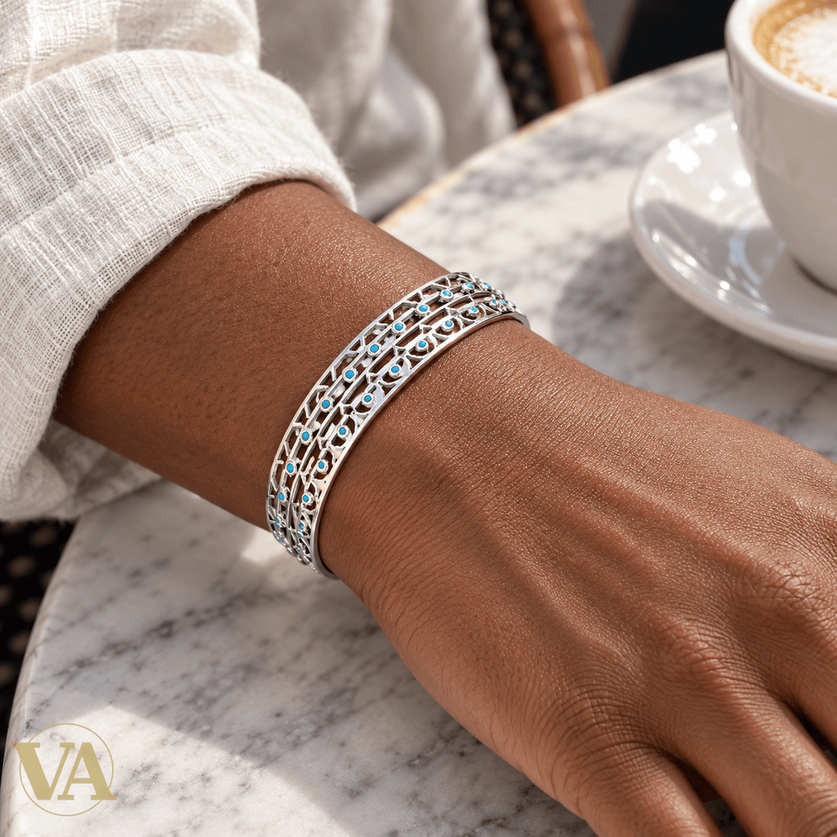 Jonc Femme Argent 925 Rhodié — Dentelle Géométrique et Touches Bleues - Argent 925 - Vindicta
