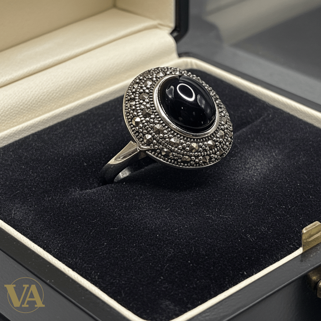 Bague Femme Argent 925 Onyx Noir Rond & Marcassites – Monture Travaillée - Argent 925 - Vindicta