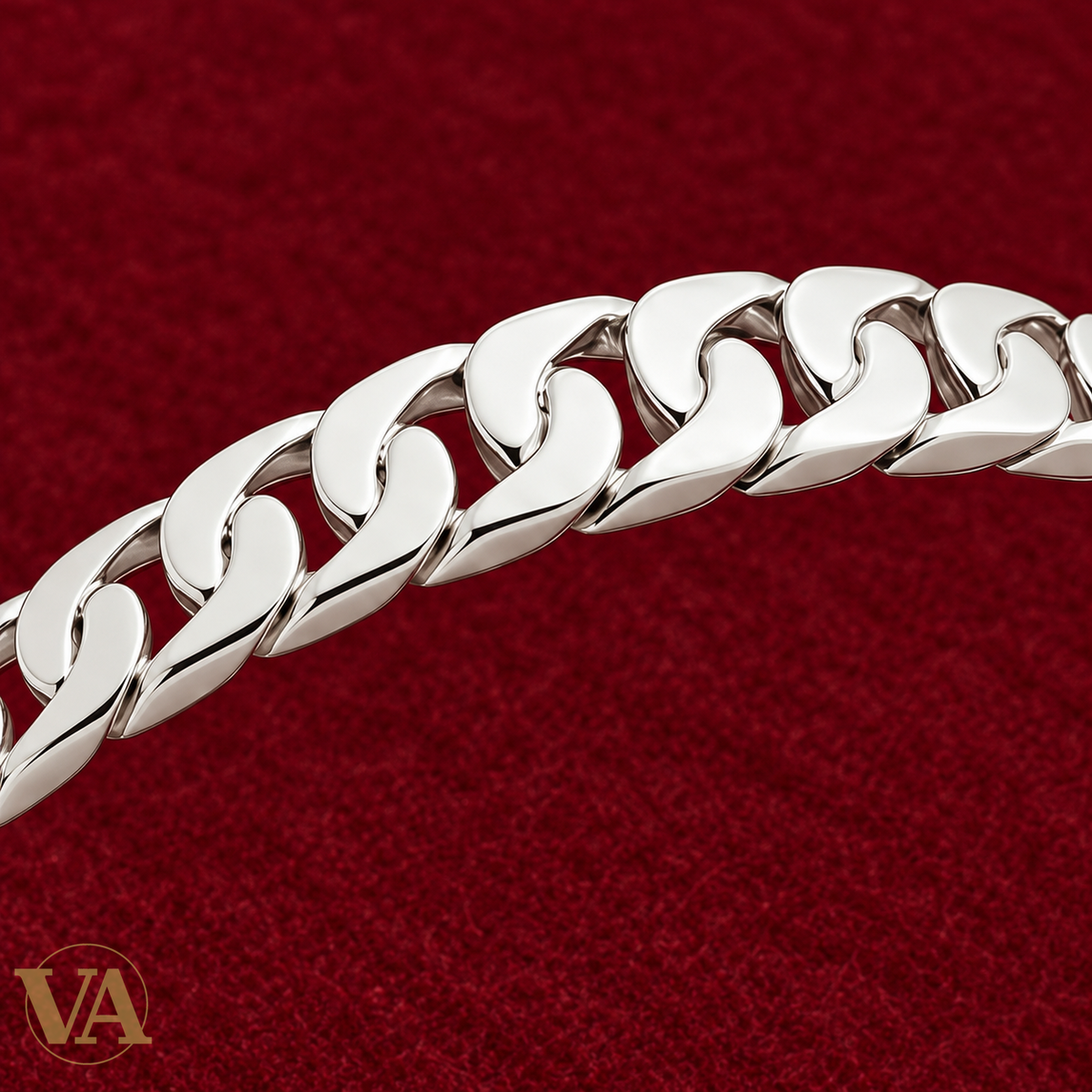 Jonc Femme Argent 925 Rhodié — Maille Gourmette en Relief — zoom du détail sur feutre bordeaux