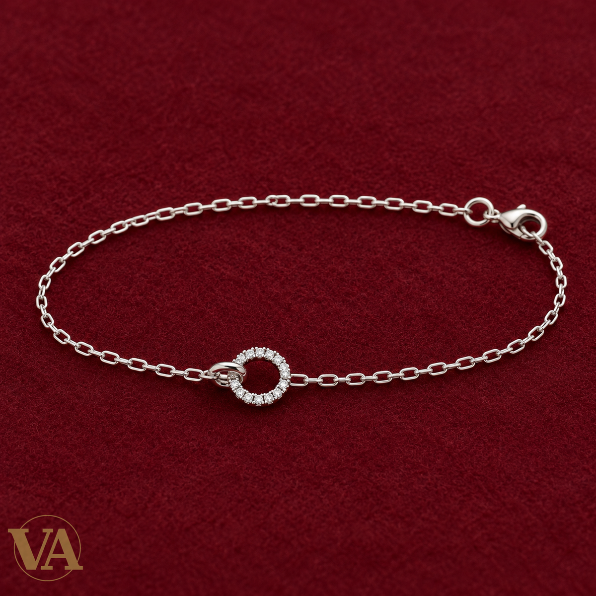 Bracelet à anneau pavé de zirconiums en argent 925 rhodié sur feutre bordeaux
