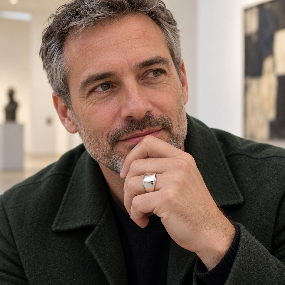 Chevalière homme argent 925 rhodié — Carré galbé Marlon — portrait