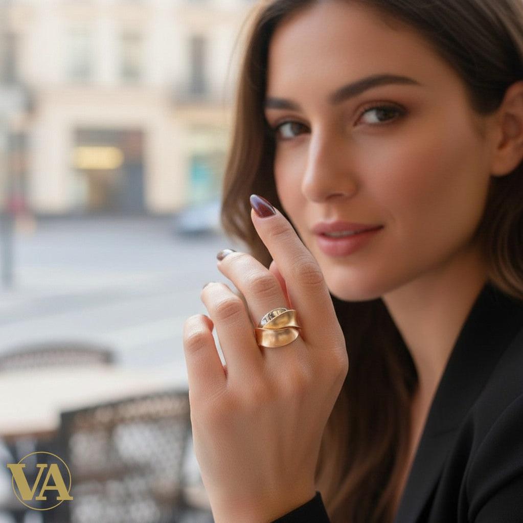 Bague femme Vindicta en argent 925 trois couleurs entrelacées, finition brillante, dorée et rosée. Design moderne.