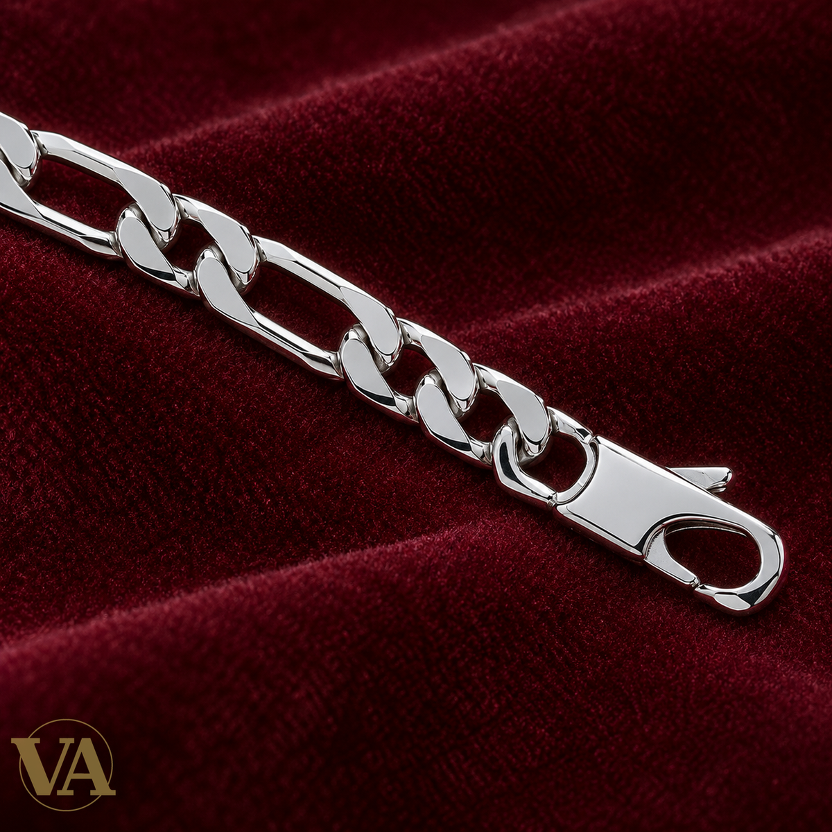 Bracelet homme argent 925 Figaro 1+1 rhodié 21 cm — détail sur velours bordeaux