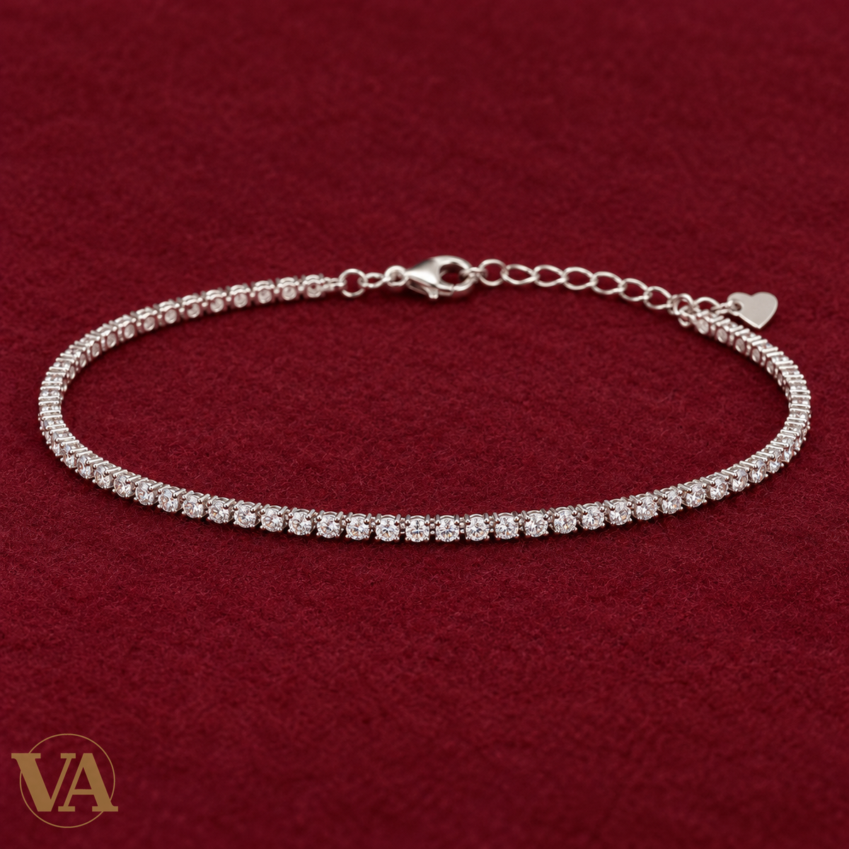 Bracelet rivière fine de zirconiums en argent 925 rhodié sur feutre bordeaux