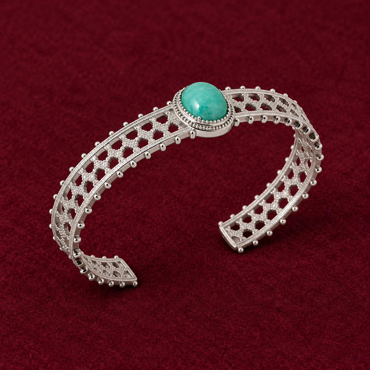Jonc Dentelle & Amazonite — sur feutre bordeaux