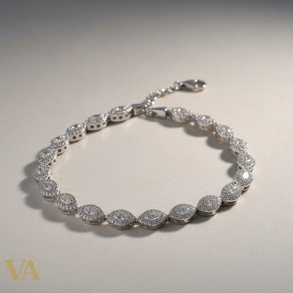 Bracelet Vindicta en argent 925, pavé d'oxydes blancs, maillons navette, fermoir mousqueton, 18cm+5cm