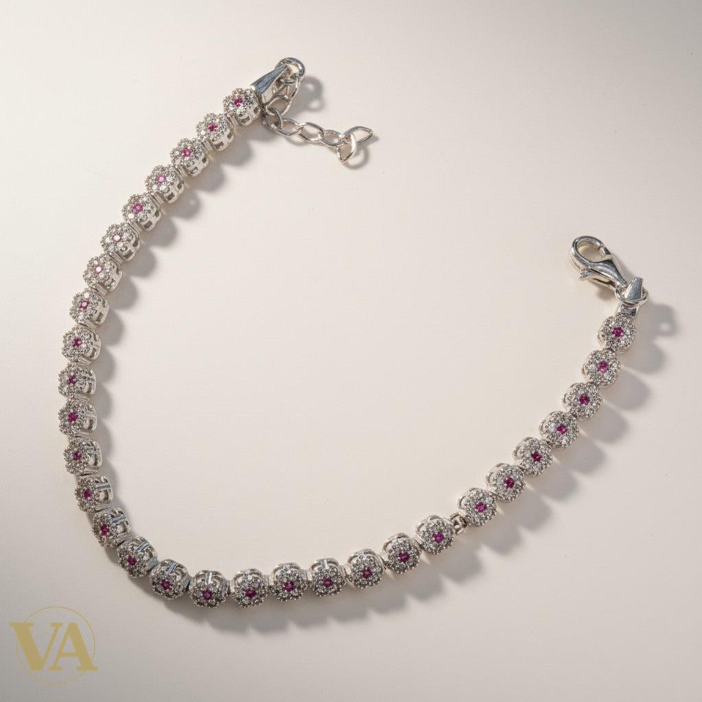 Bracelet Vindicta en argent 925 avec oxydes roses et blancs, design vintage, fermoir mousqueton.