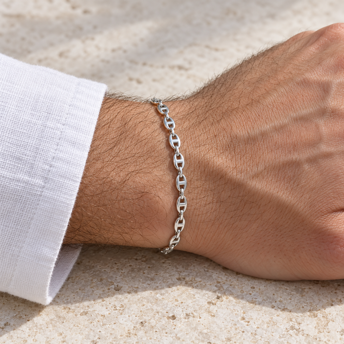 Bracelet homme Maille marine en argent 925 — 21 cm — porté en gros plan
