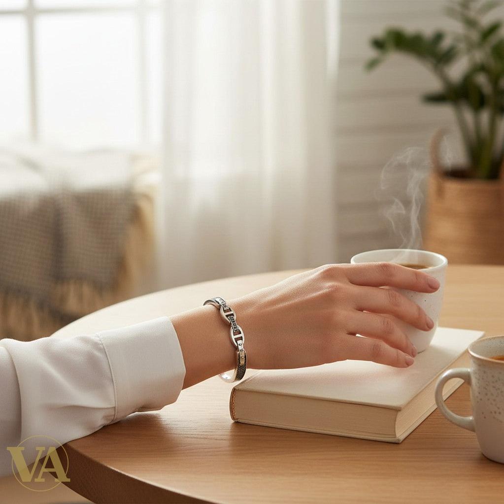 Bracelet jonc chaîne en argent 925 pour femme, finition texturée, fermoir à cliquet, par Vindicta