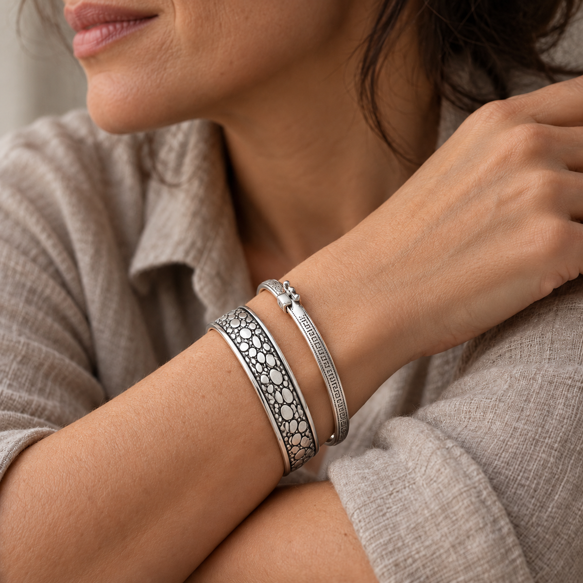 Deux bracelets femme en argent 925 portés ensemble — Vindicta