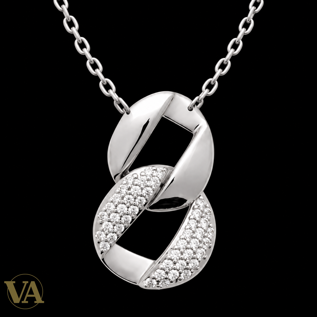 Collier femme argent 925 rhodié maillons entrelacés et zirconiums — 45 cm — gros plan du détail