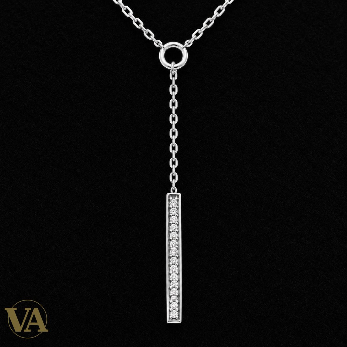 Collier femme argent 925 rhodié en Y à barre de zirconiums — 45 cm — gros plan du détail