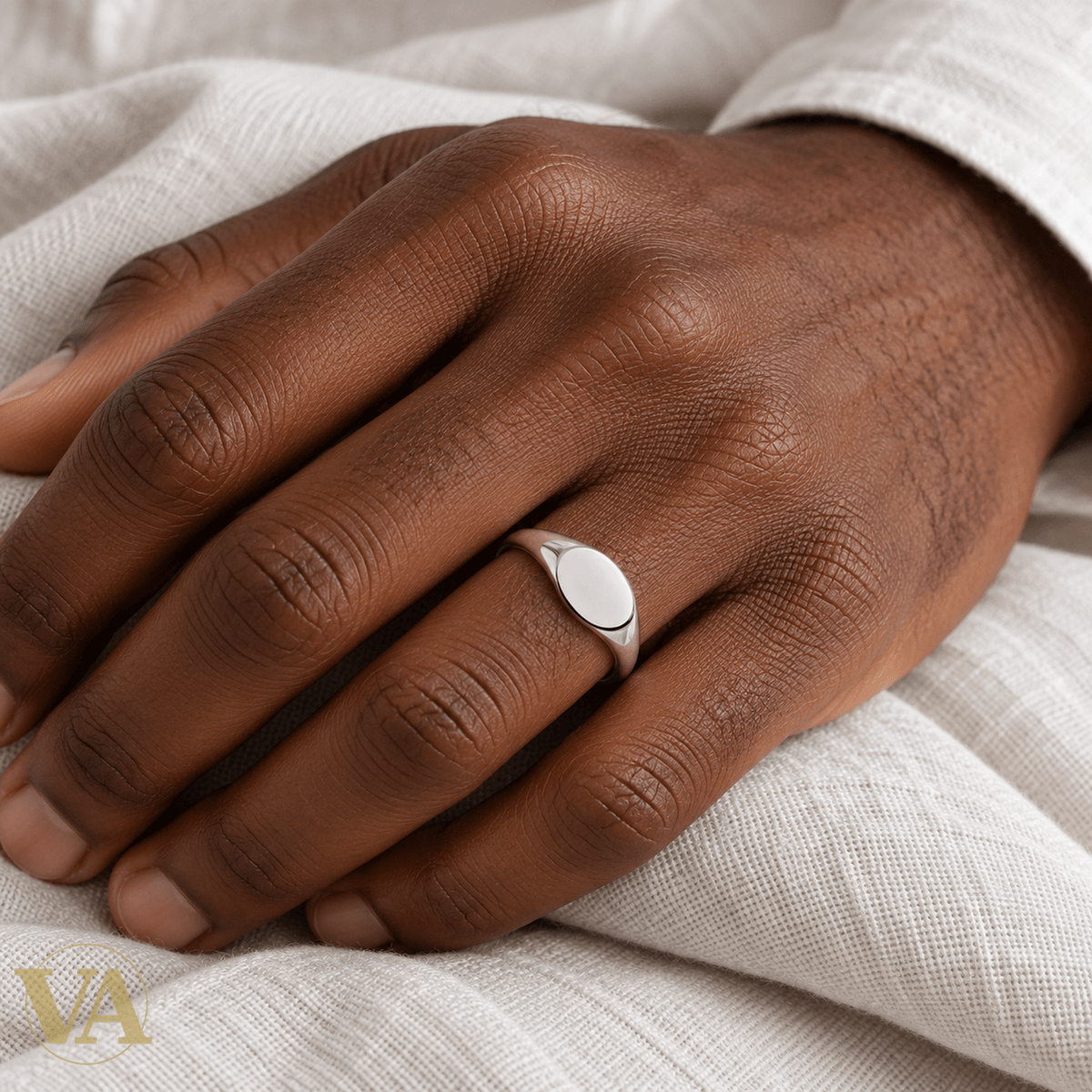 Chevalière homme argent 925 rhodié — Ovale lisse et épaules effilées - Argent 925 - Vindicta