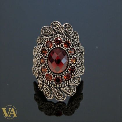 Bague  femme ovale en argent 925, pierres rouges & marcassite – Modèle imposant