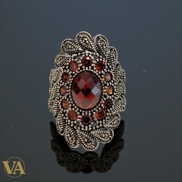Bague  femme ovale en argent 925, pierres rouges & marcassite – Modèle imposant