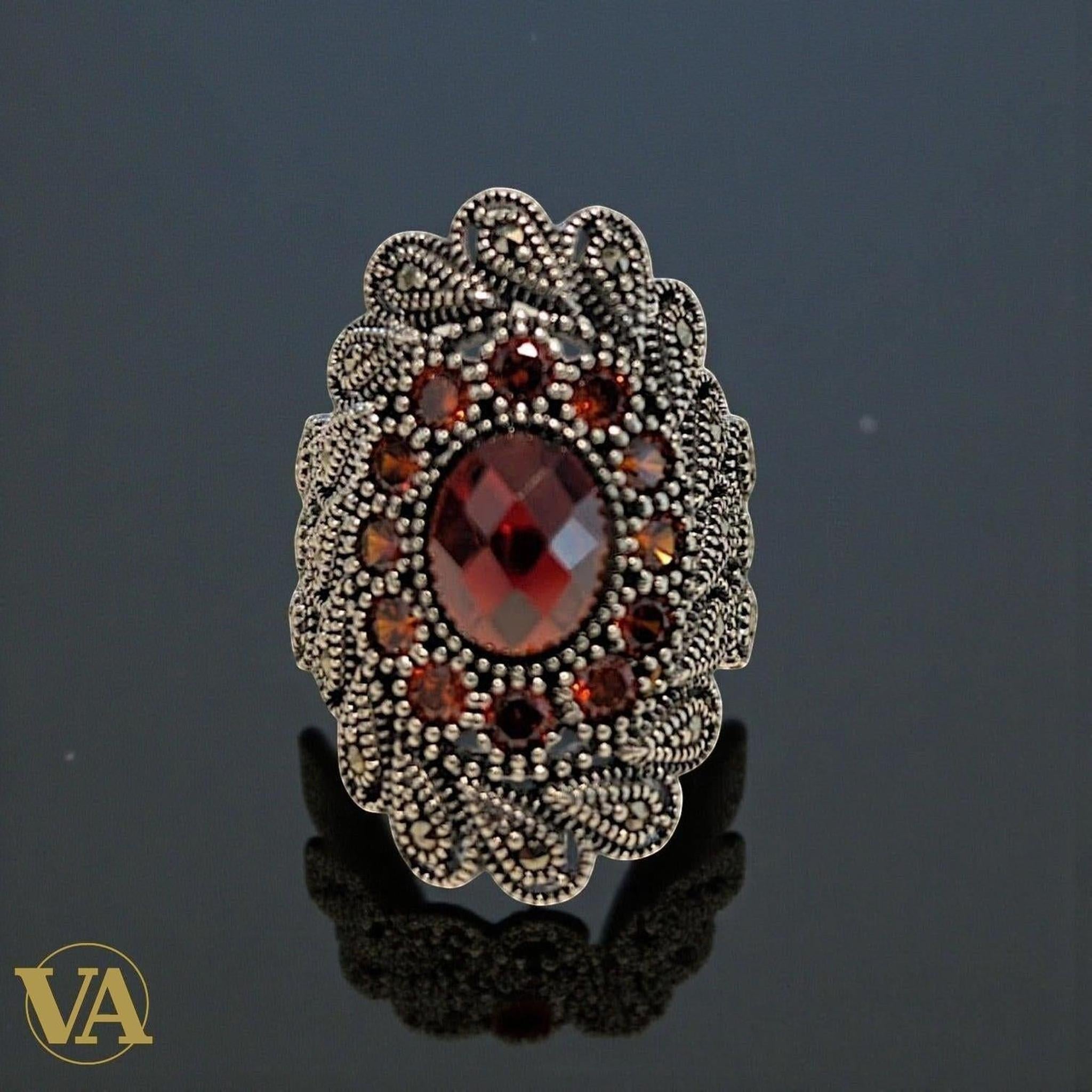 Bague  femme ovale en argent 925, pierres rouges & marcassite – Modèle imposant | Bijoux Vindicta