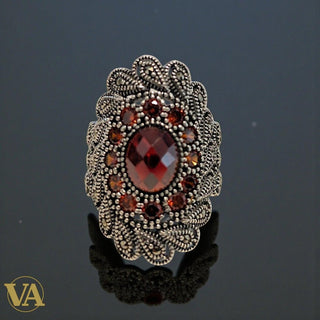 Bague  femme ovale en argent 925, pierres rouges & marcassite – Modèle imposant